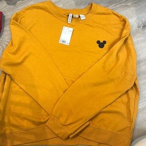 NWT embroidered Mickey crew sweatshirt
